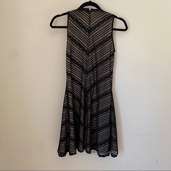 NWT Cache Nude Underlay Black Overlay HiNeck Dress - Picture 12 of 13